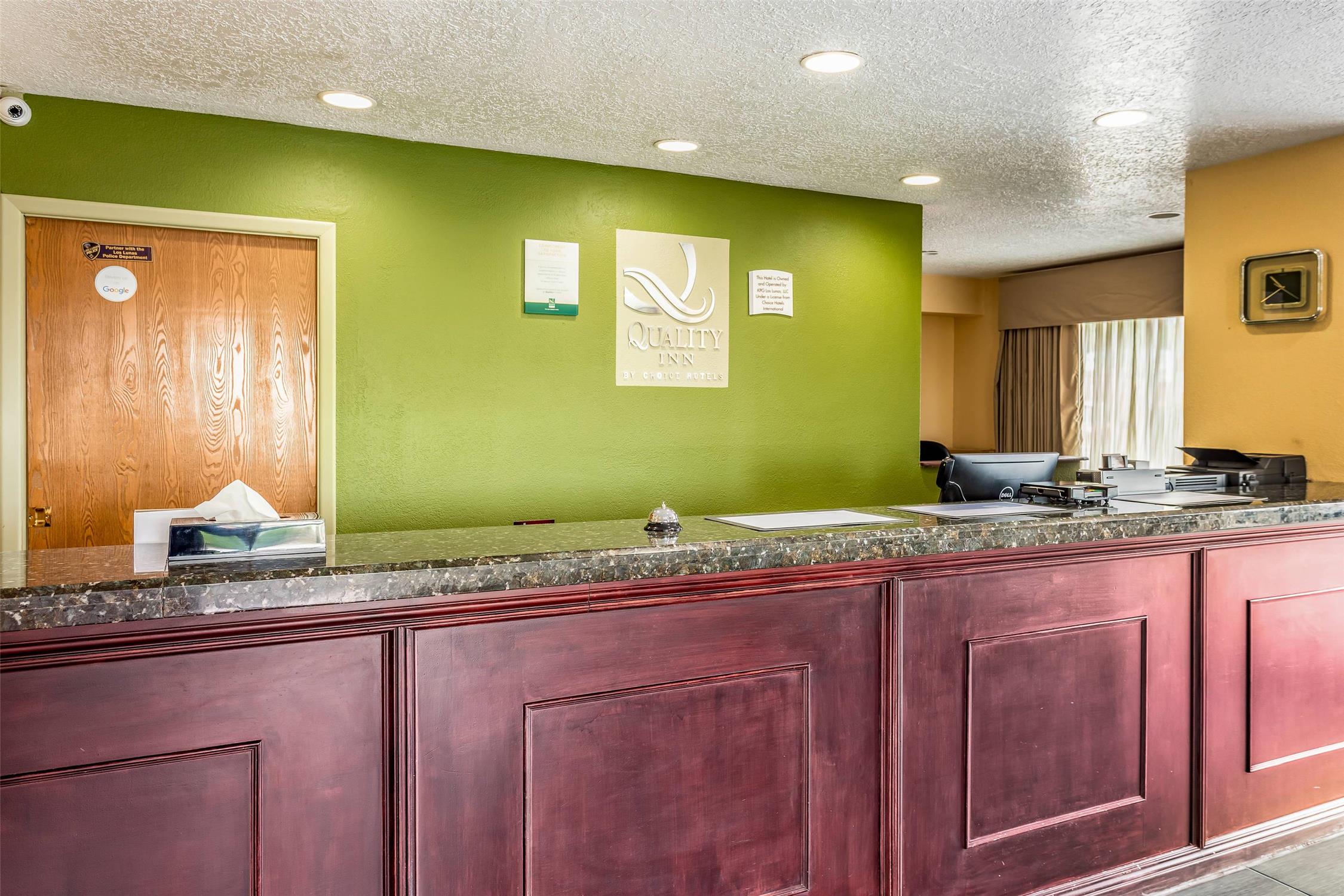 Quality Inn Los Lunas, NM 8/32