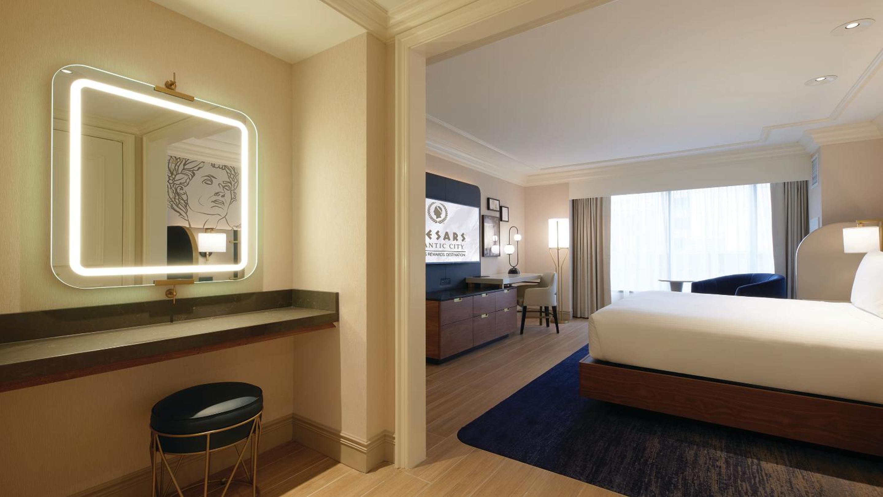 Senator, Suite, King Bed
