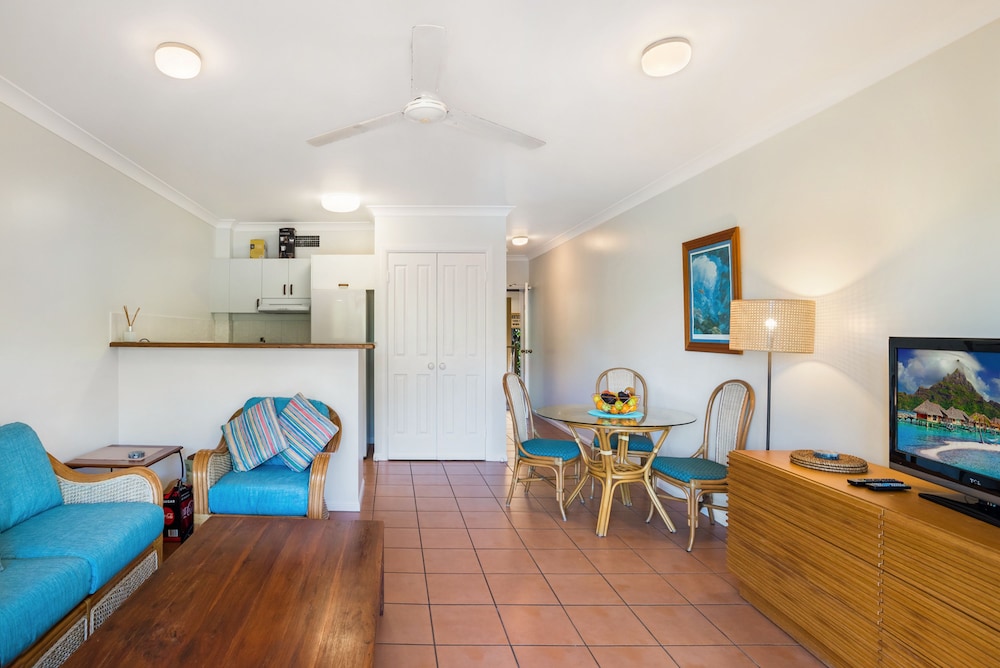 The York Beachfront Holiday Apartments 25/61