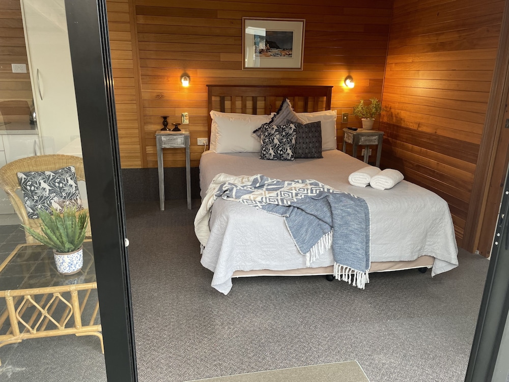 Hanlon House Bed And Breakfast 24/52