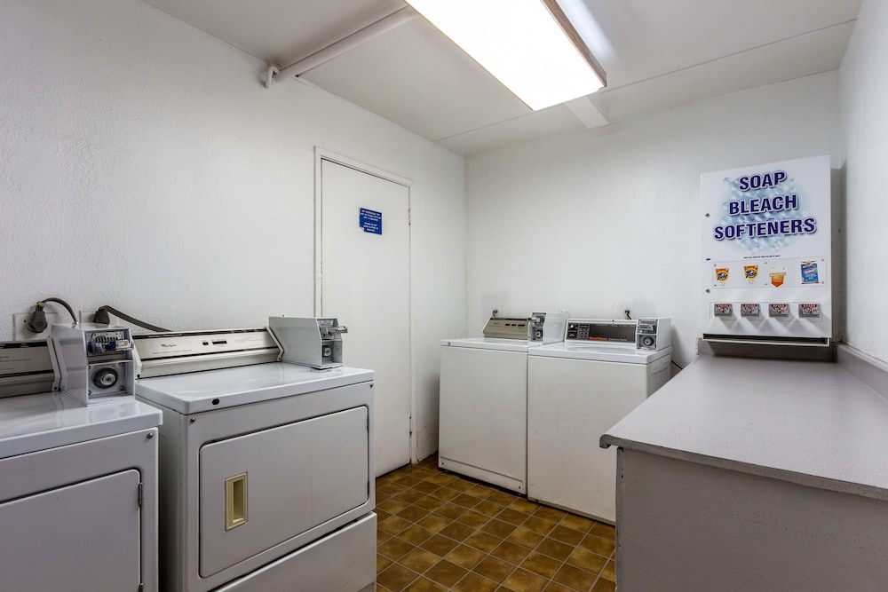 Motel6 Glendale, AZ 48/48