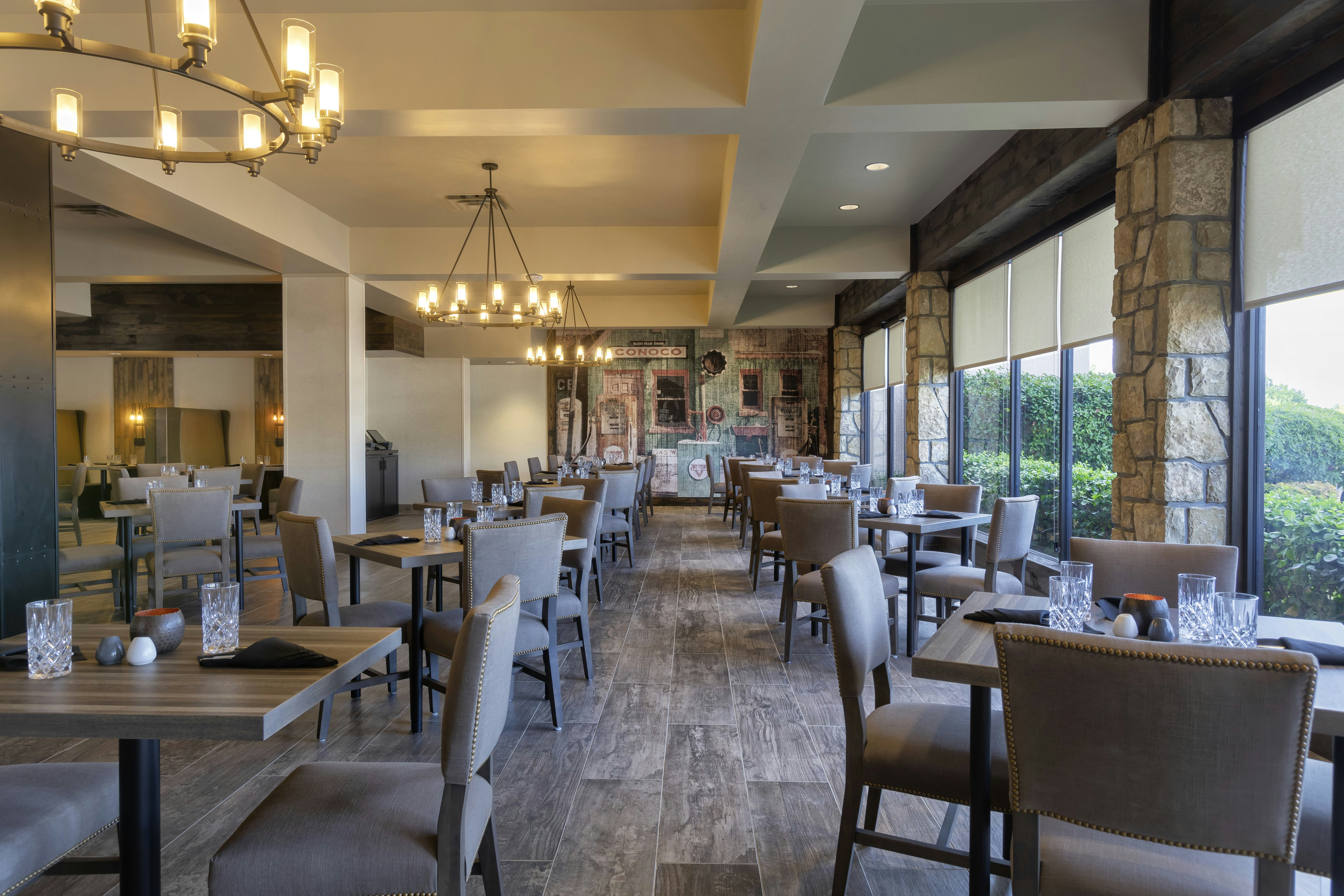 Embassy Suites by Hilton Tulsa I-44 26/46