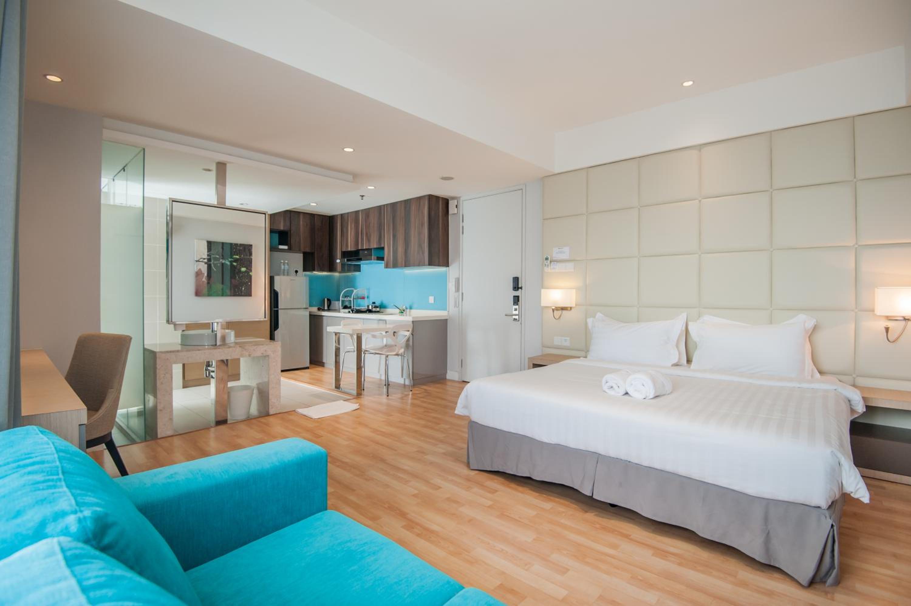 2 Bedrooms, Suite