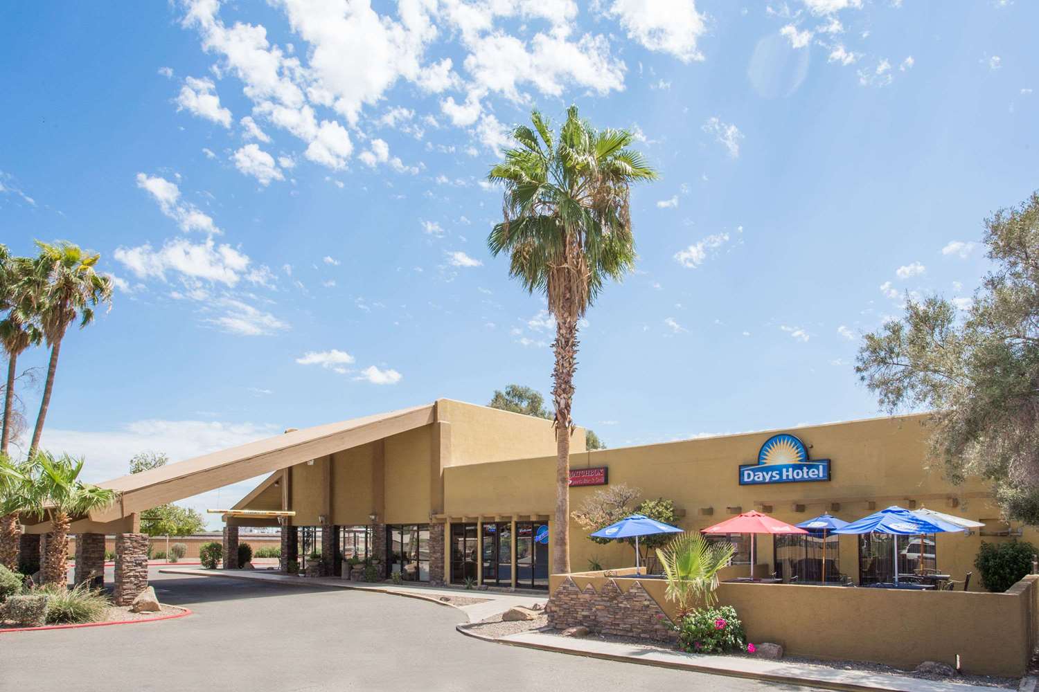 Days Hotel By Wyndham Peoria Glendale Area 22/24