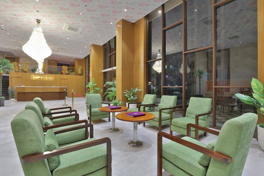 Hotel Empyrean 38/49