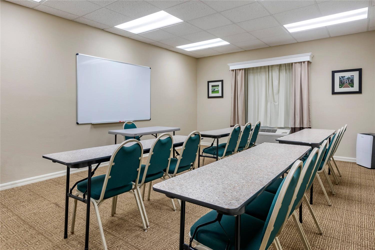 Comfort Inn & Suites DeLand - near University 6/9