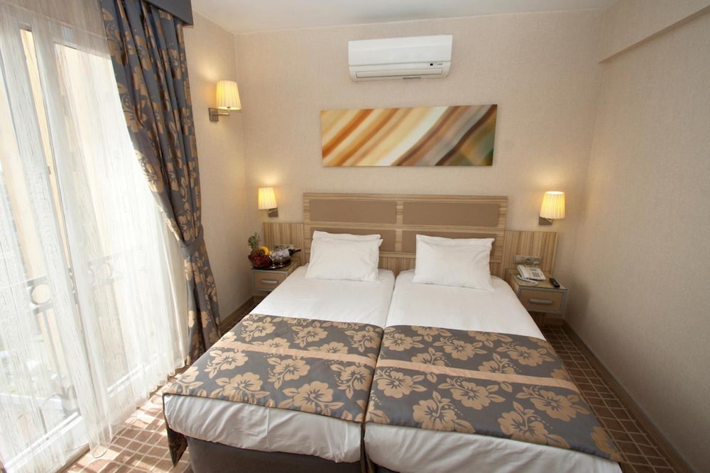 Nanda Hotel 13/63
