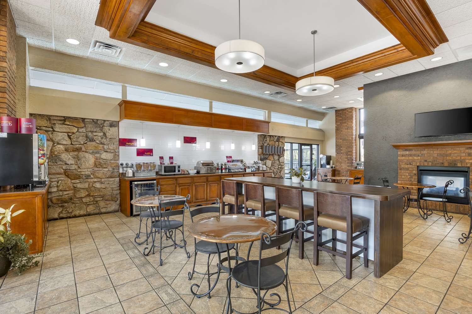 Best Western Plus Landing View Inn & Suites 38/51