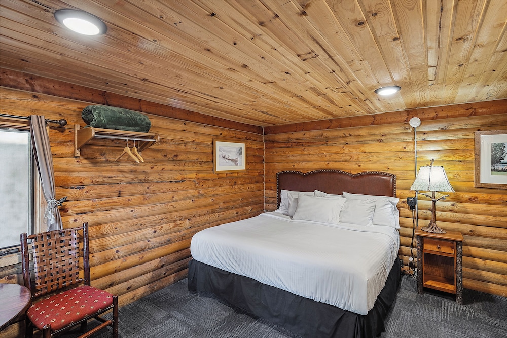 Denali Crow s Nest Cabins 14/48
