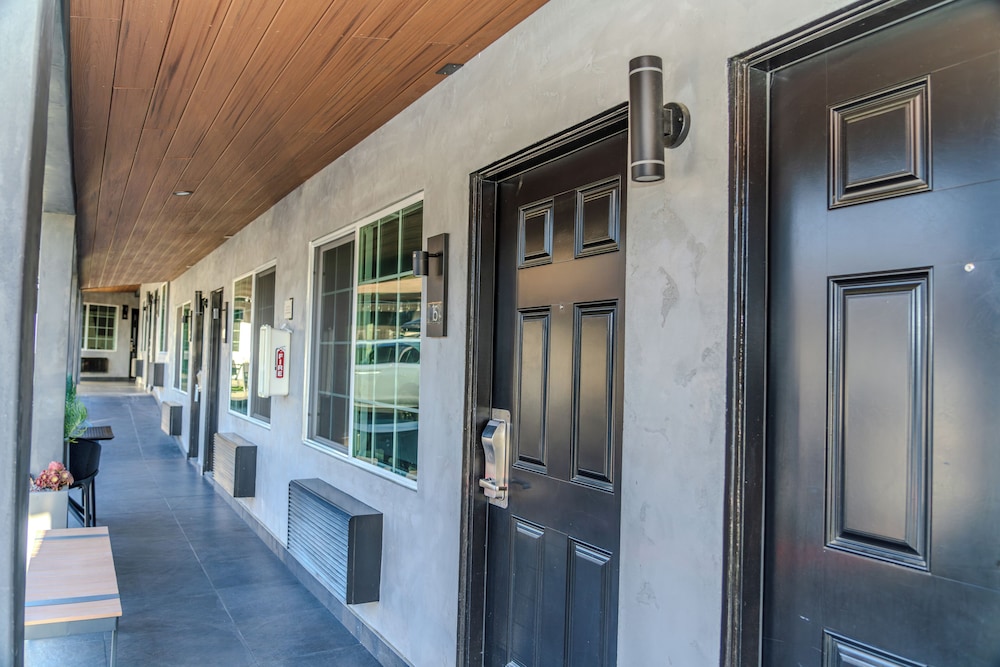 Monterey Surf Inn photo4