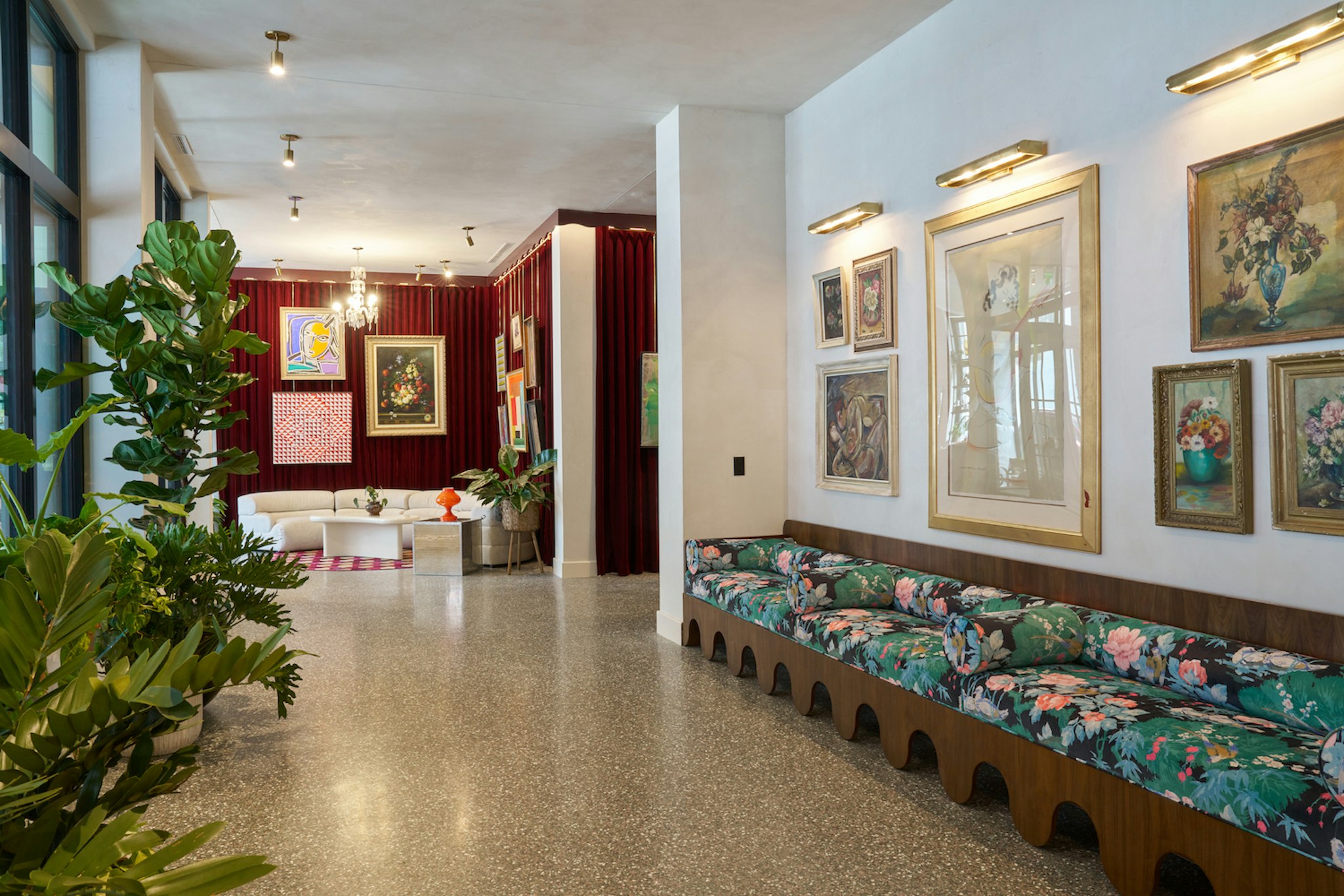 Hotel Genevieve 7/50