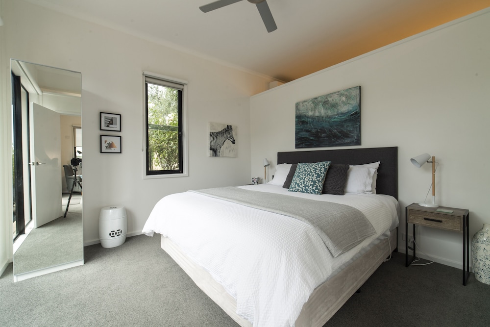 Garden, Retreat, King Bed