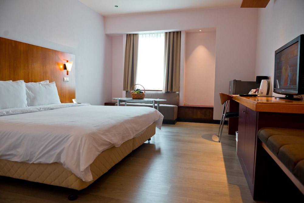 Standard, King Bed
