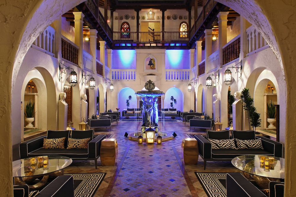 THE VILLA CASA CASUARINA 37/61