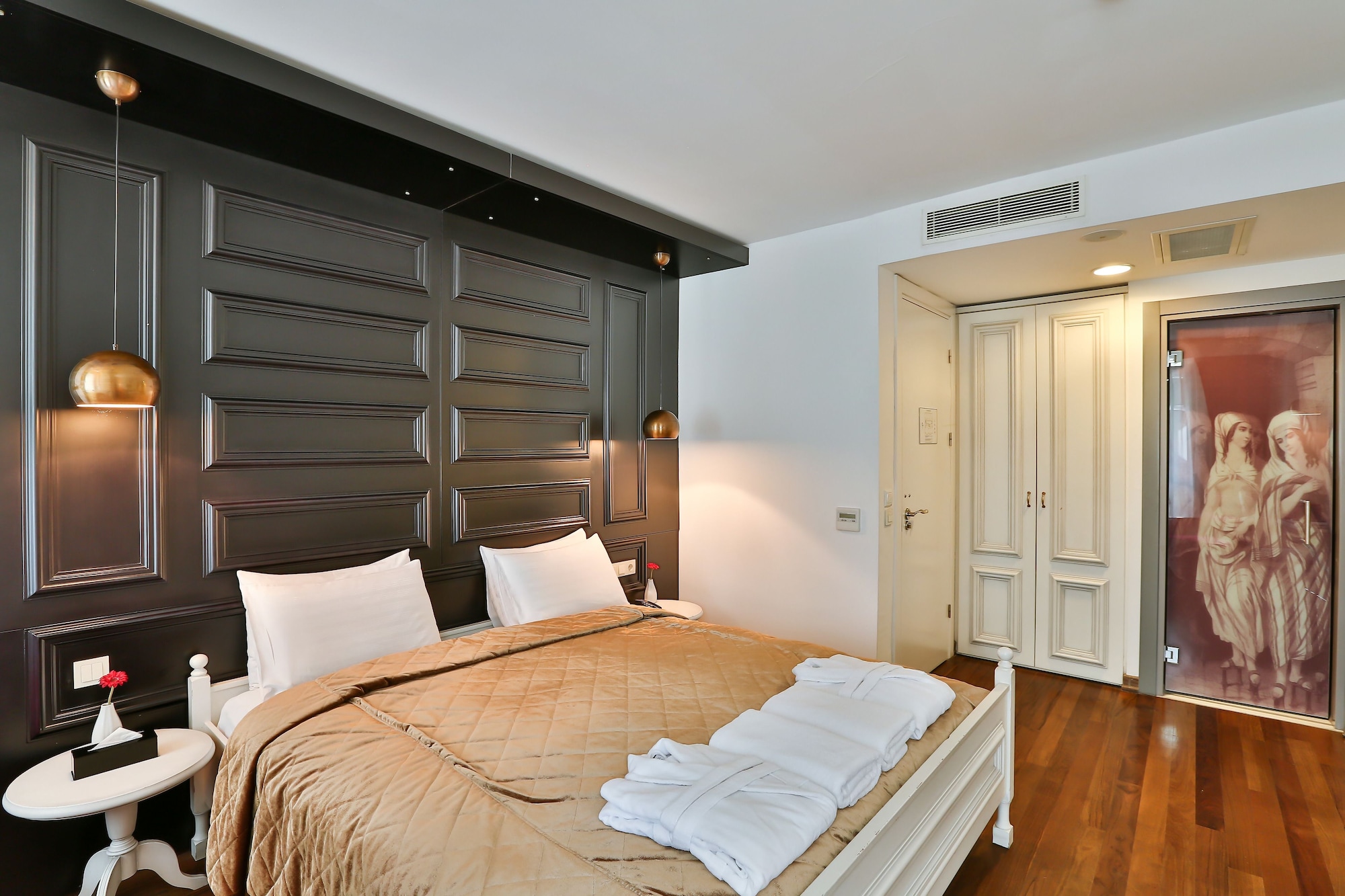 FAMILY SUITE, EXECUTIVE
