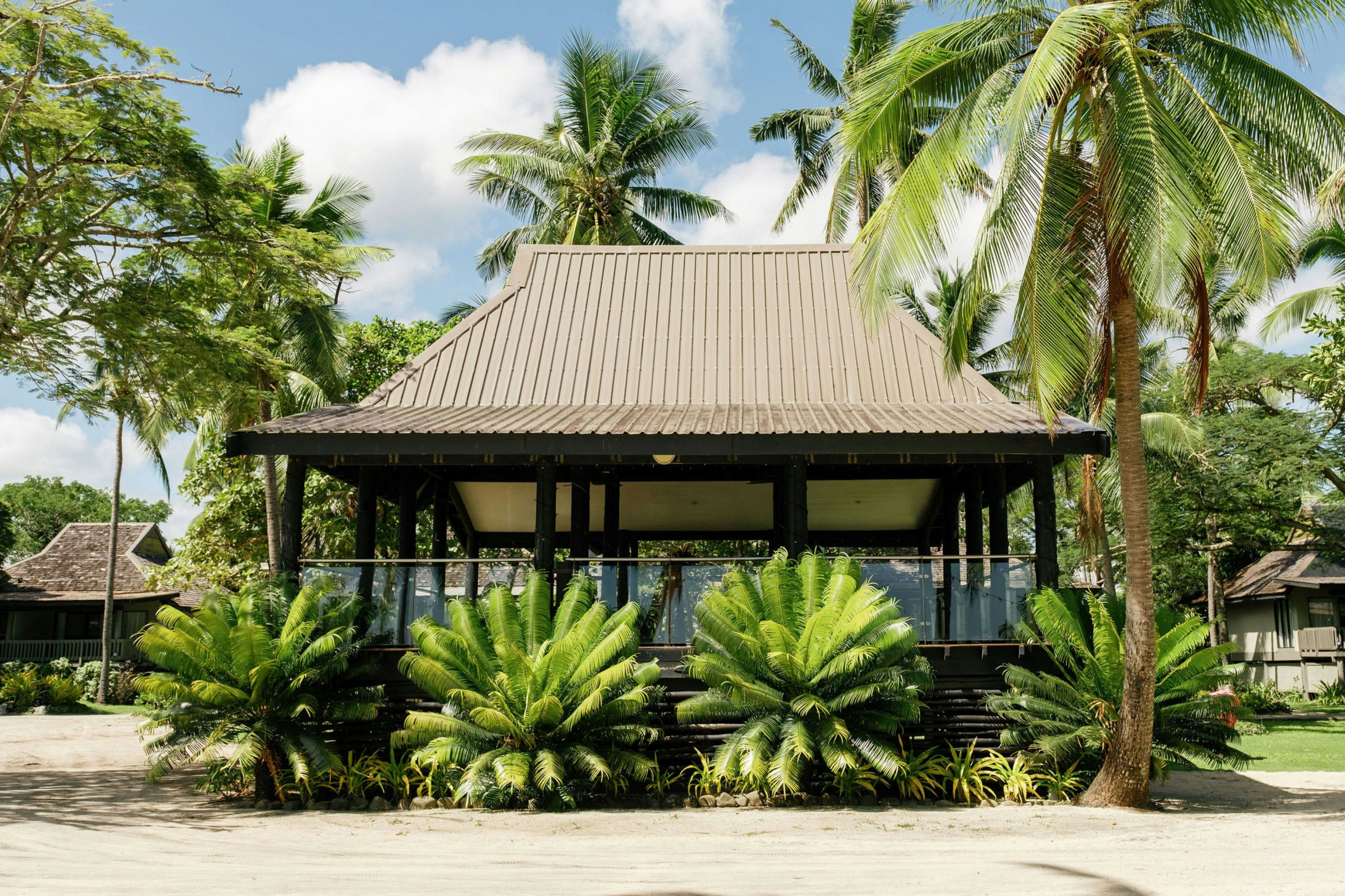DoubleTree Resort by Hilton Hotel Fiji - Sonaisali Island 2/63