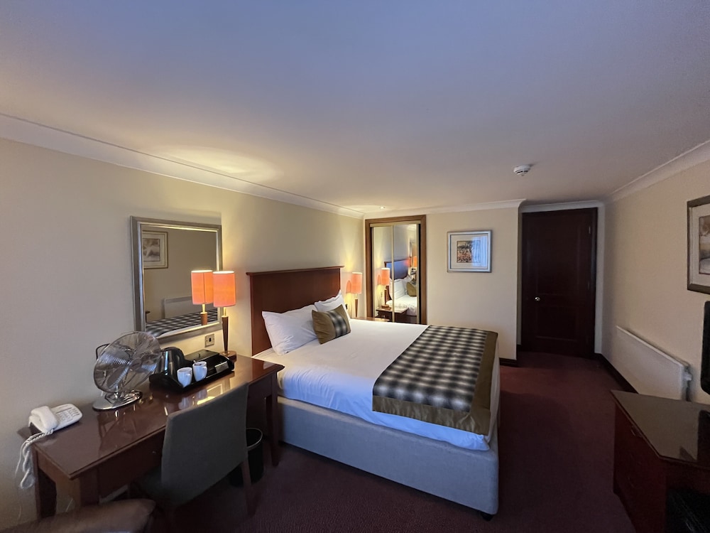 Macdonald Tickled Trout Hotel 14/59