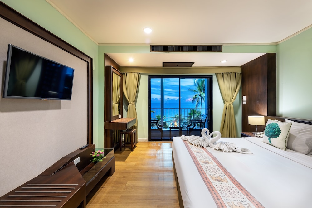 THE JOMTIEN TWELVE 9/46
