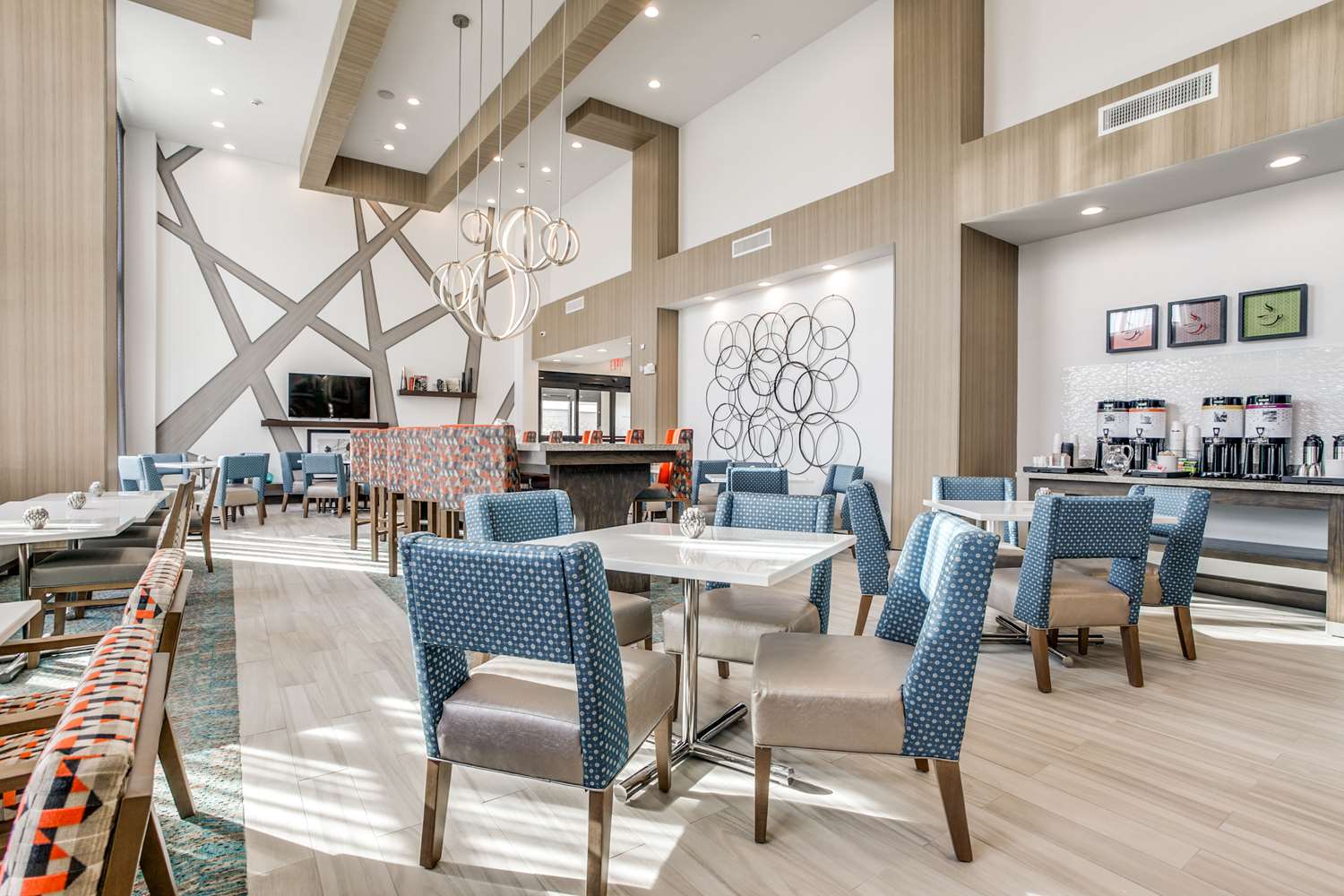 Hampton Inn & Suites North Dallas Central Expy 16/26