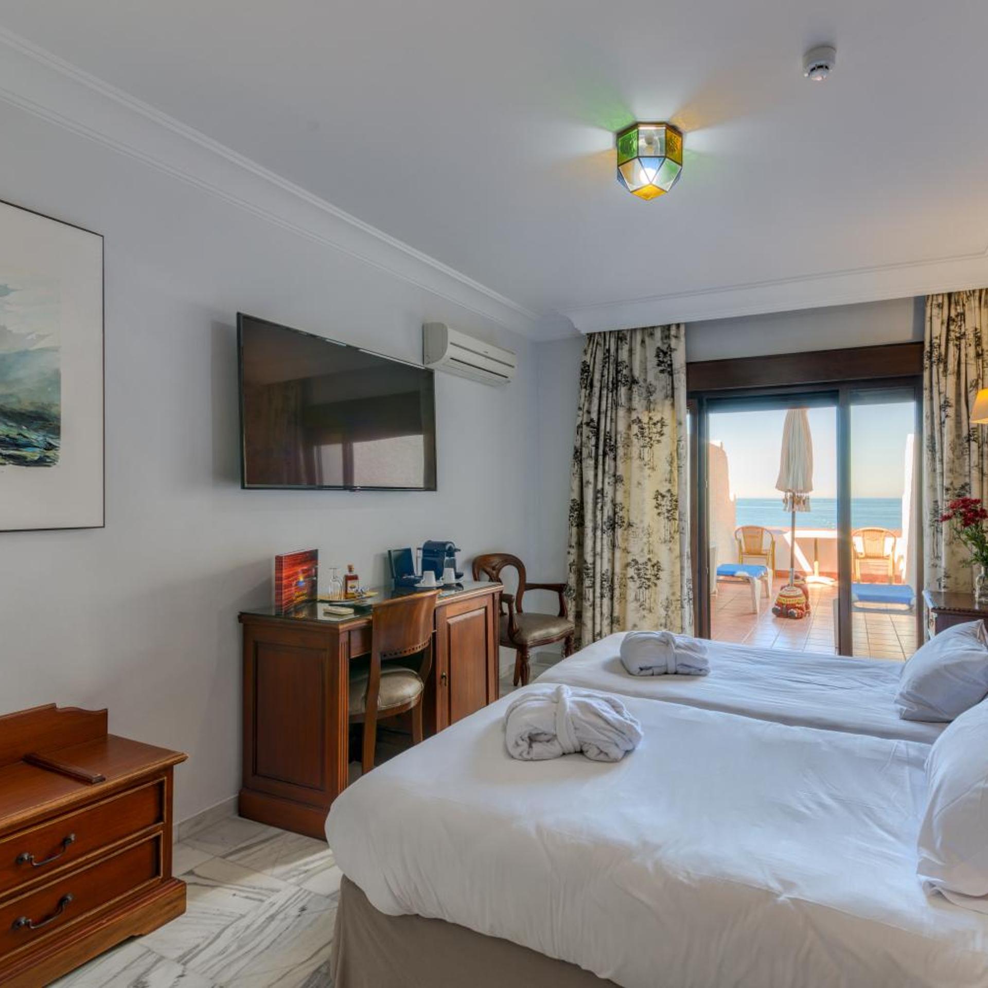Deluxe, Double or Twin Bed, Sea View
