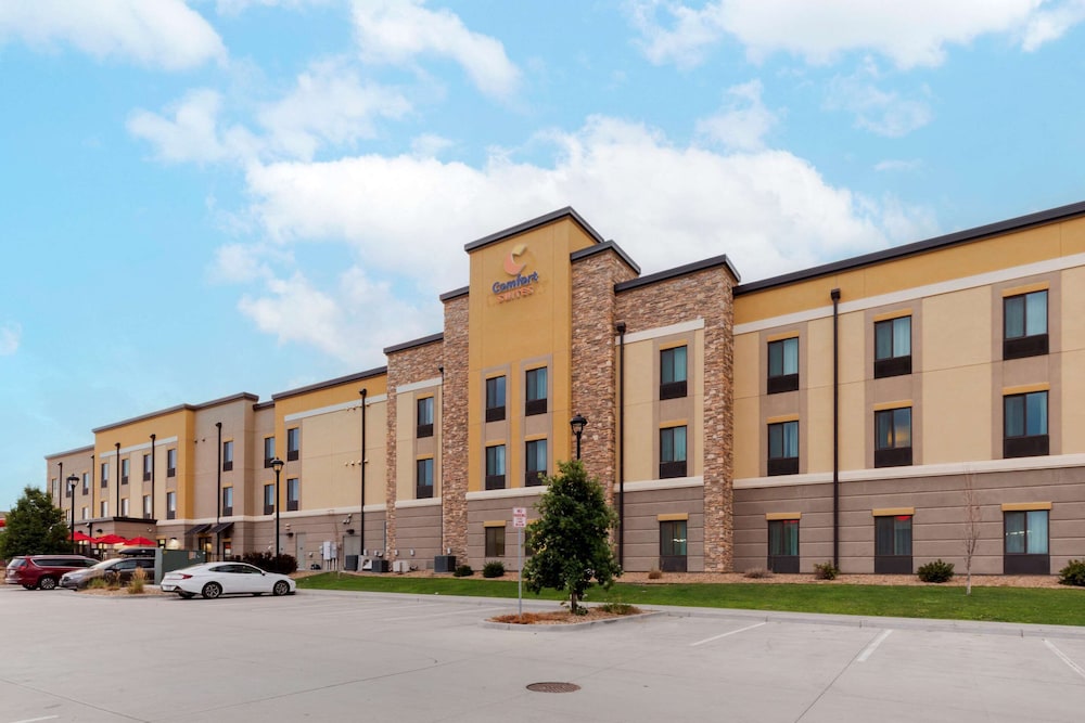 Comfort Suites Loveland 7/48