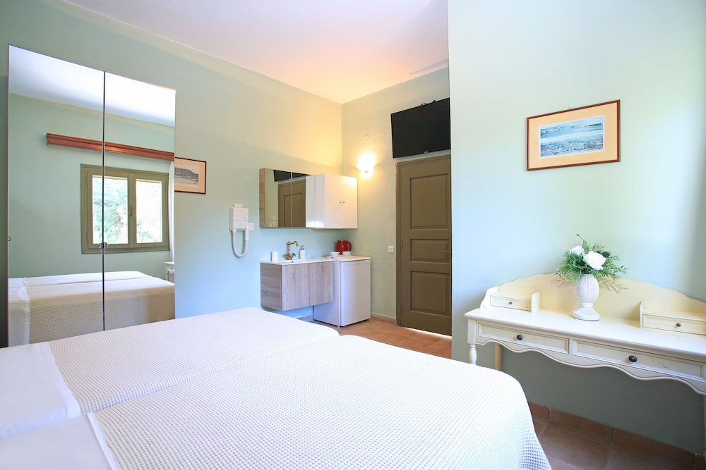 KAMILARI PASIPHAE VILLA 23/60