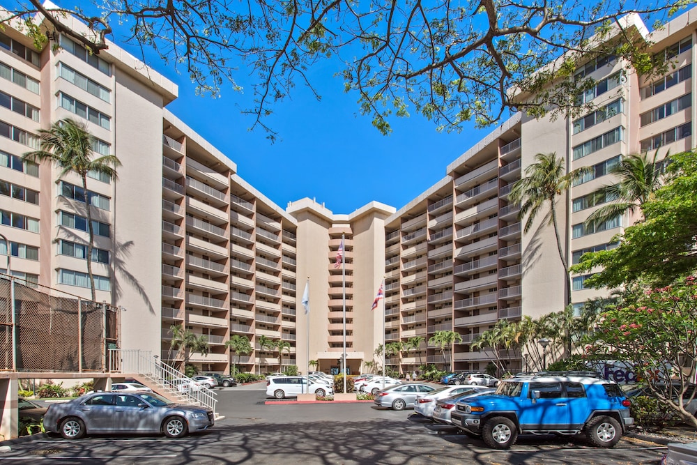 Royal Kahana Maui by OUTRIGGER 70/77