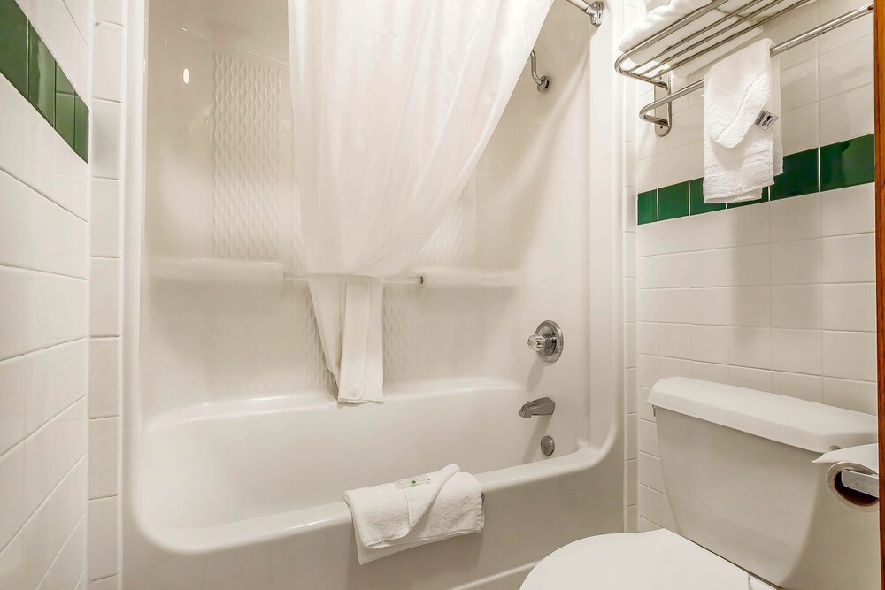 Quality Inn & Suites Owasso US-169 12/45