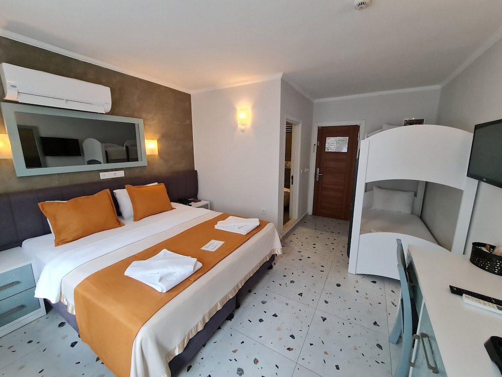 Tonoz Beach Hotel 22/69