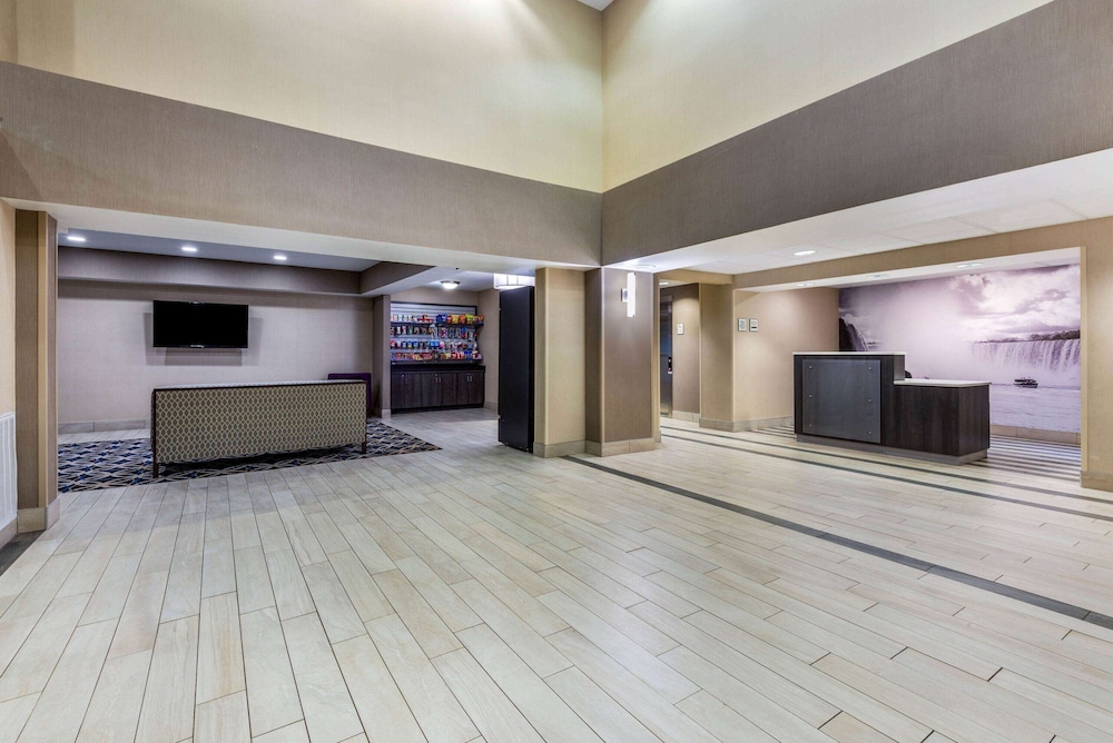 La Quinta Inn & Suites by Wyndham Batavia 11/41