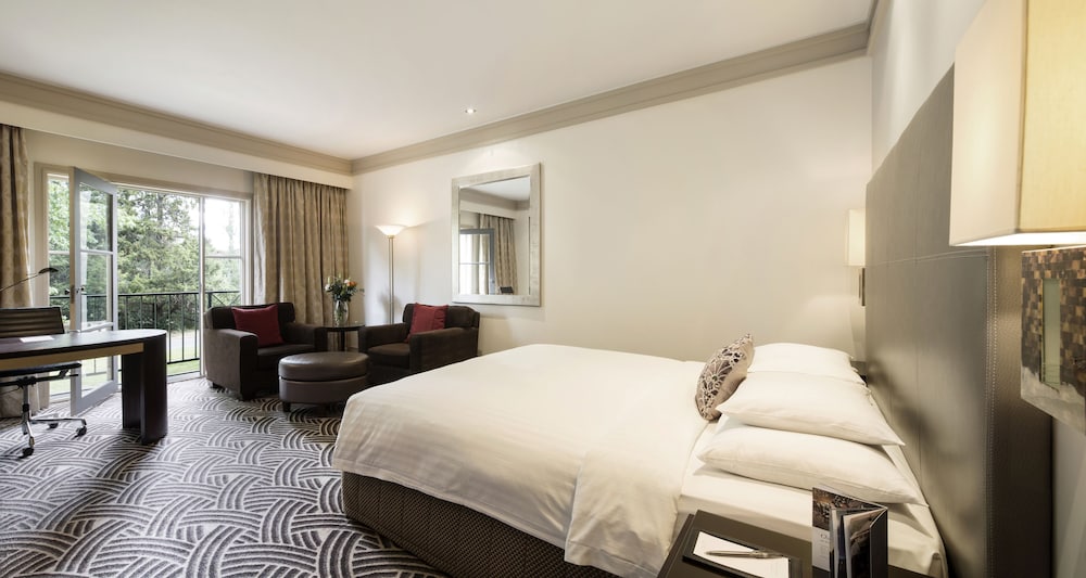 Hyatt Hotel Canberra 14/75