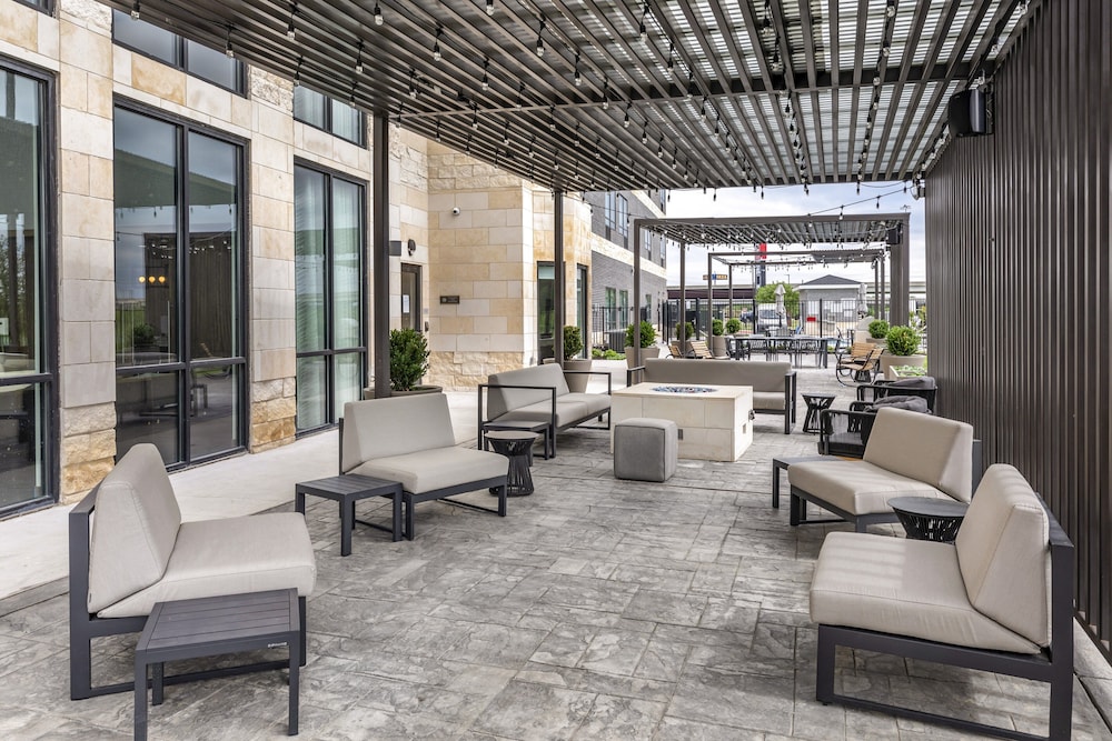 Staybridge Suites Dallas - Grand Prairie 36/70