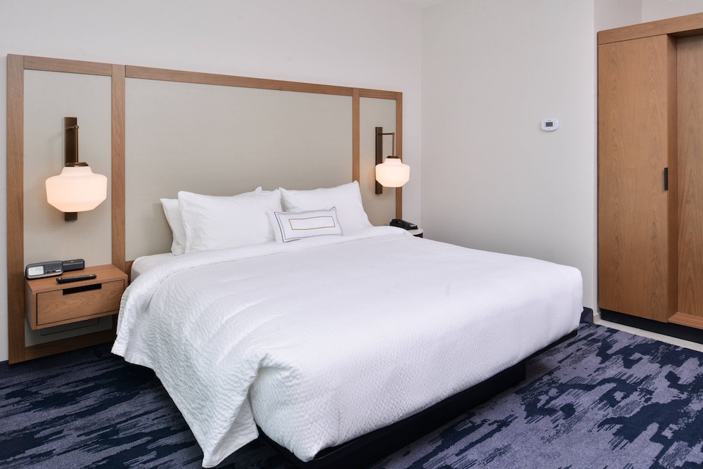 Fairfield Inn Suites Minneapolis Shakopee 12/50