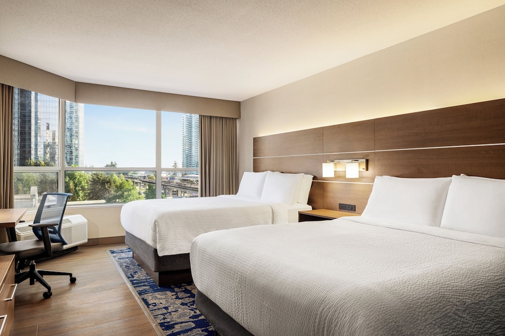 Standard, 2 Queen Beds, City View, Extra Floor Space