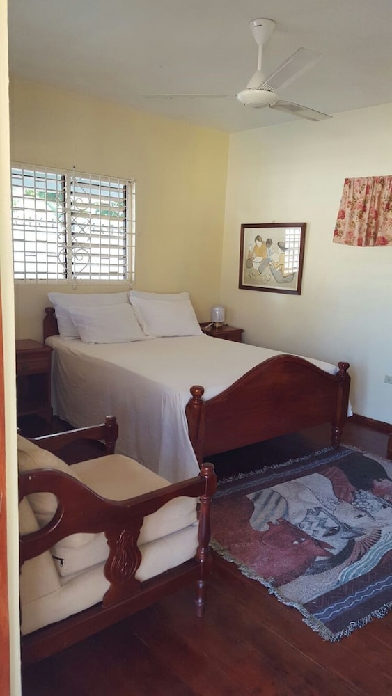 Ocho Rios Tamarind Villas 6/14