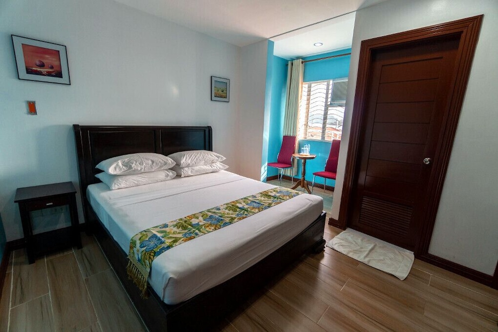 غرفة ديلوكس بسرير كوين، One Averee Bay Hotel 2/3