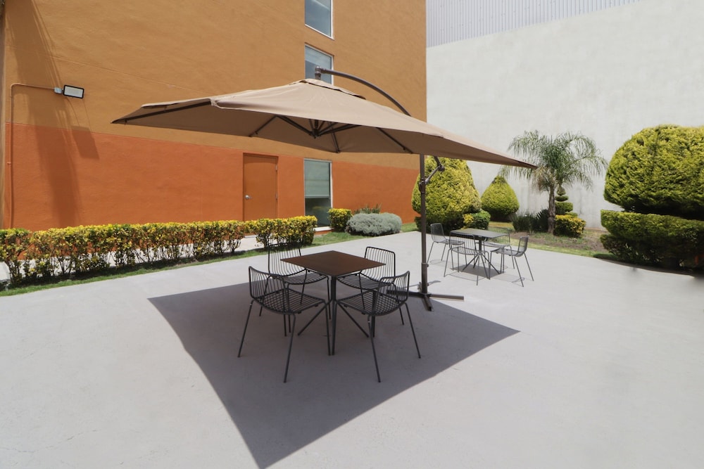 City Express Junior by Marriott Toluca Aeropuerto 47/50