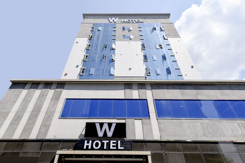 1 Night 2 Days Hotel 1/22