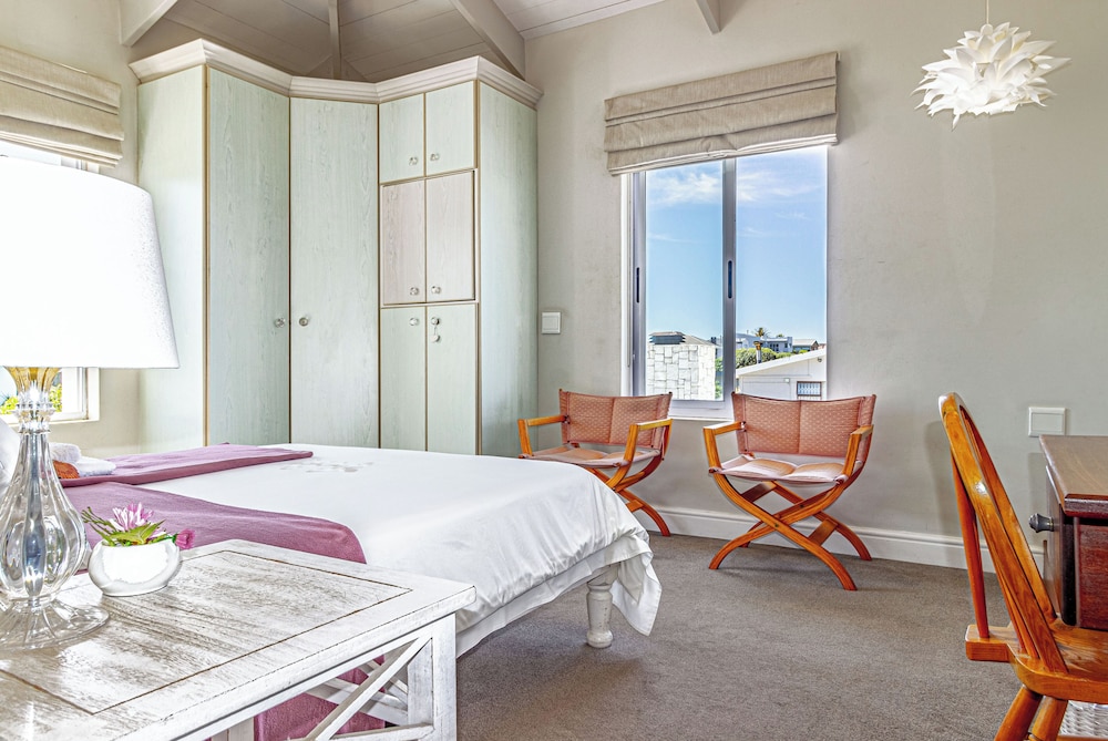 138 Marine Beachfront Guesthouse 15/50