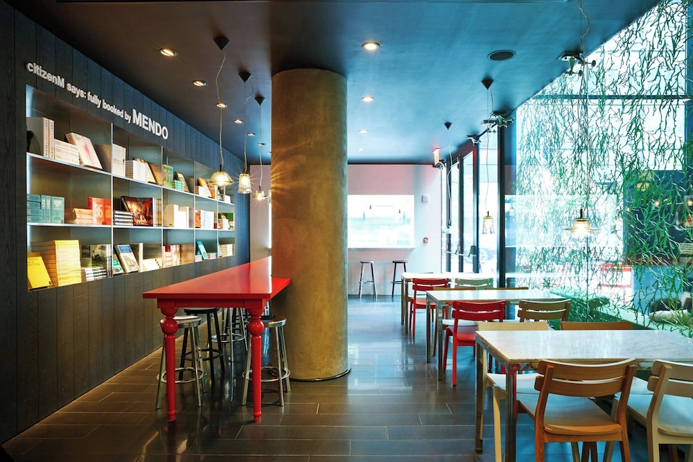 restaurant cafeteria