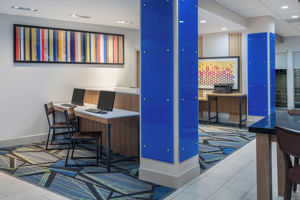 Holiday Inn Express & Suites Sugar Land SE - Missouri City 47/65