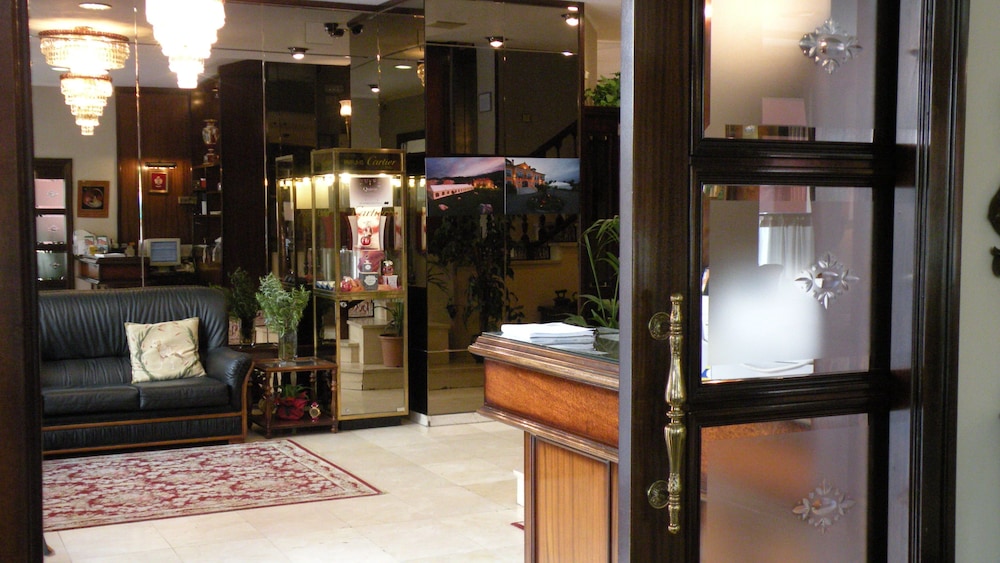 Gran Hotel Paraiso 58/65