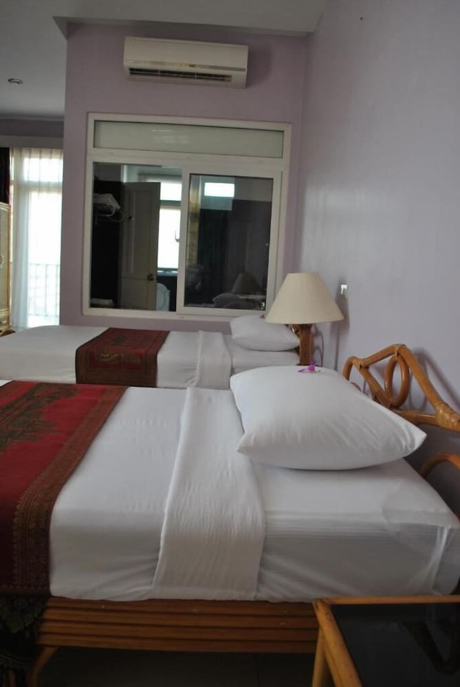Smile Inn Hotel 41/62