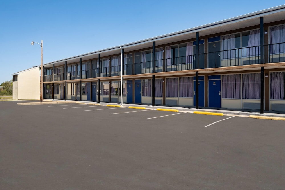 Travelodge by Wyndham Salisbury MD 35/50