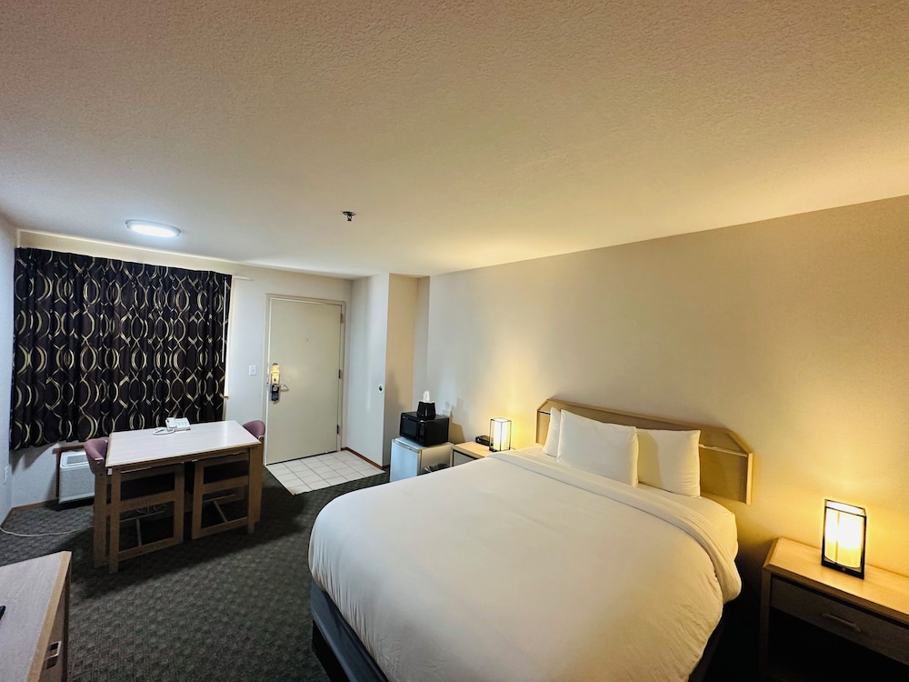 Timberland Inn & Suites 22/63