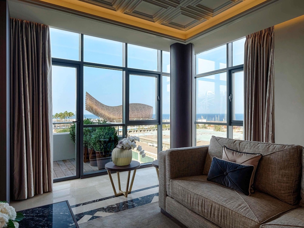 Sofitel Barcelona Skipper 44/74