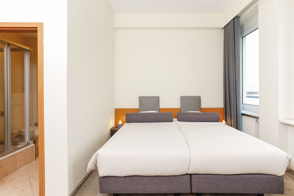 Hotel Am Rhein Wesseling 8/64