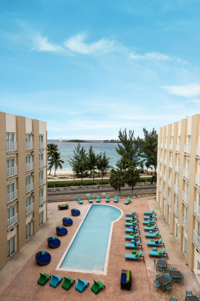 Courtyard Nassau Downtown Junkanoo Beach Ex Sunset Resort Bahamas in NASSAU
