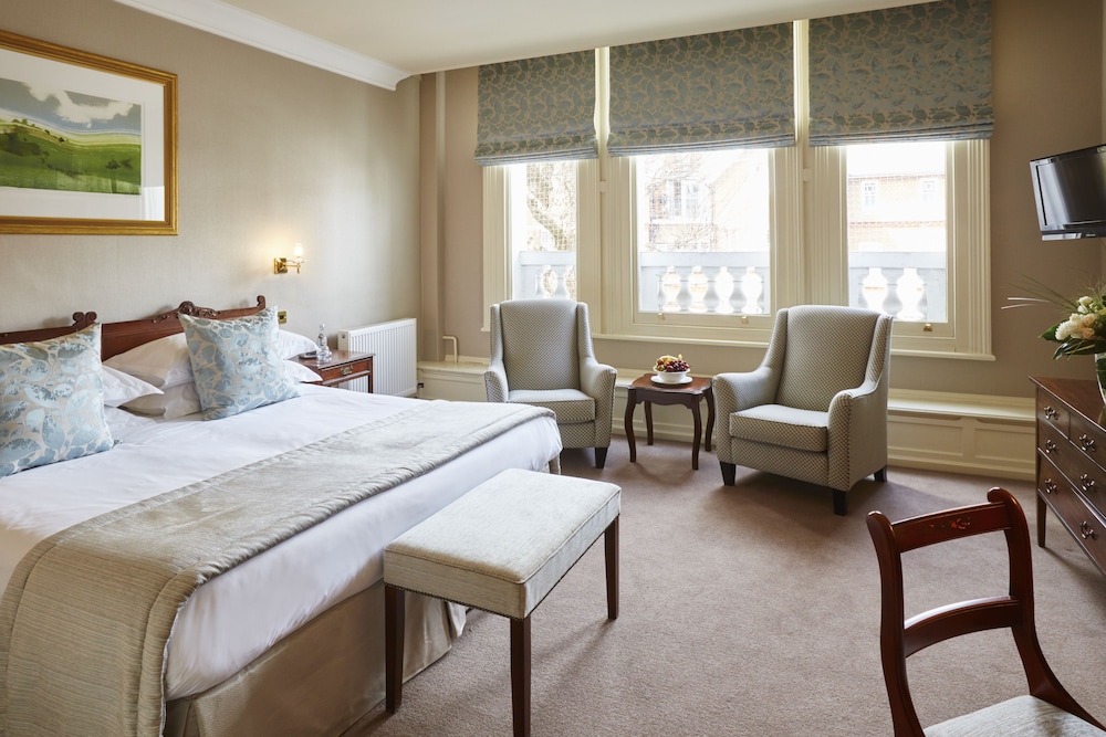 Grand Hotel Eastbourne 31/74