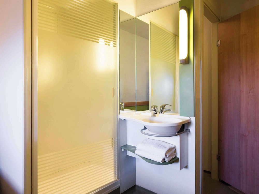 Ibis Budget Sevilla Aeropuerto 34/35